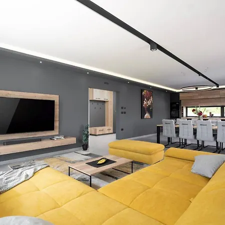 Angelina Holiday home