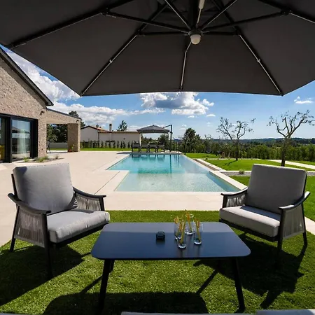 Angelina Holiday home